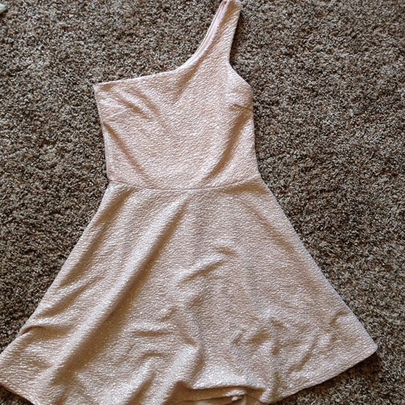 ✨NEW WITH TAGS✨CHARLOTTE RUSSE DRESS SIZE X-SMALL - Picture 4 of 8
